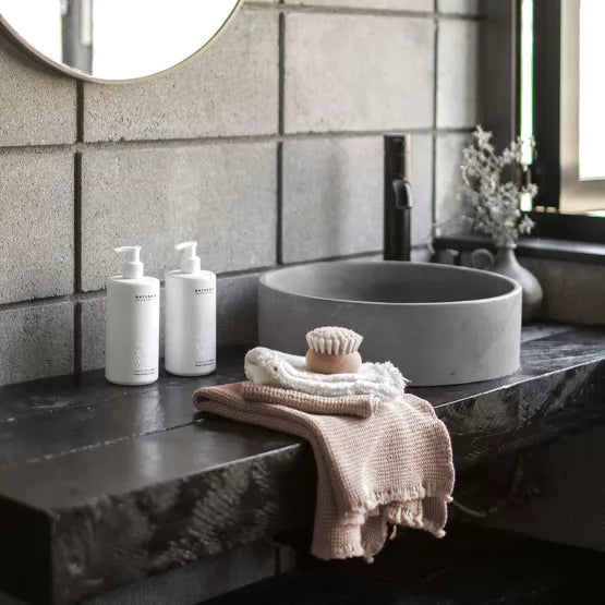 Naturals käte- ja kehapesugeel - 400 ml – neroli & ambra-puit